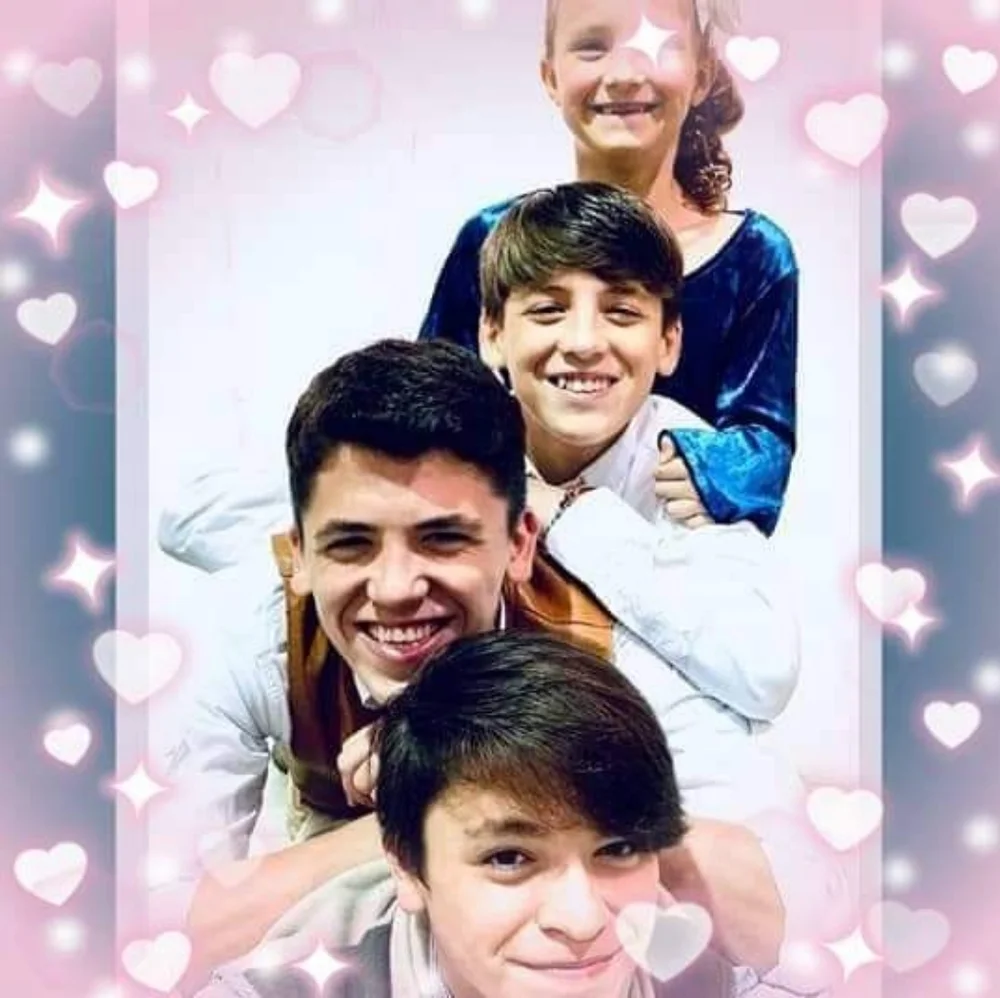 Shellie - Picture 3 of 7